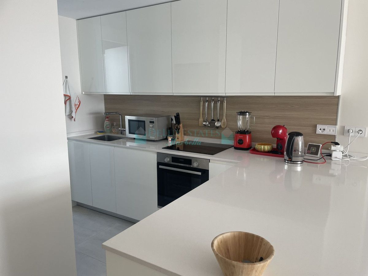 Penthouse for rent in Selwo, Estepona