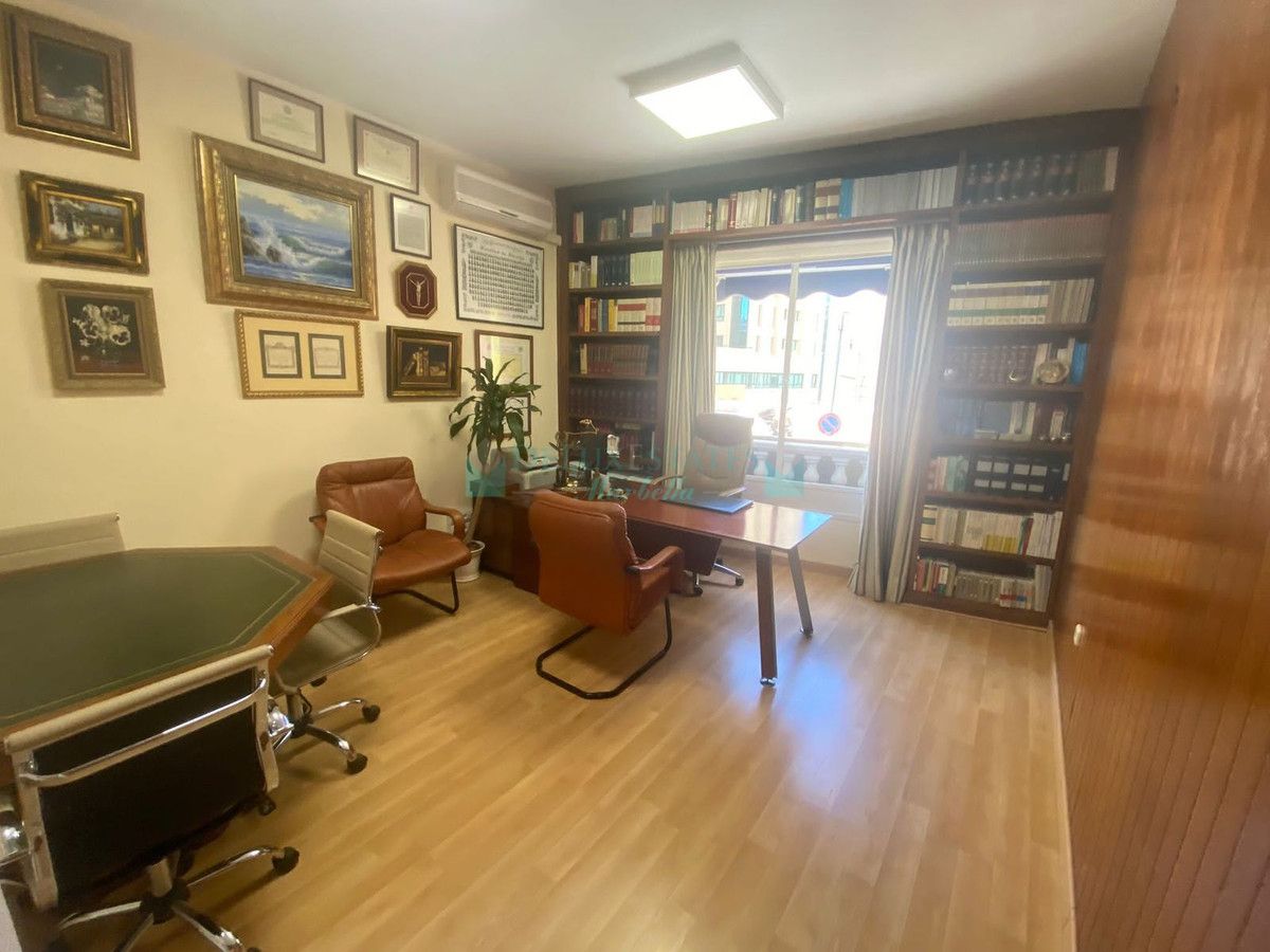 Oficina en venta en Marbella