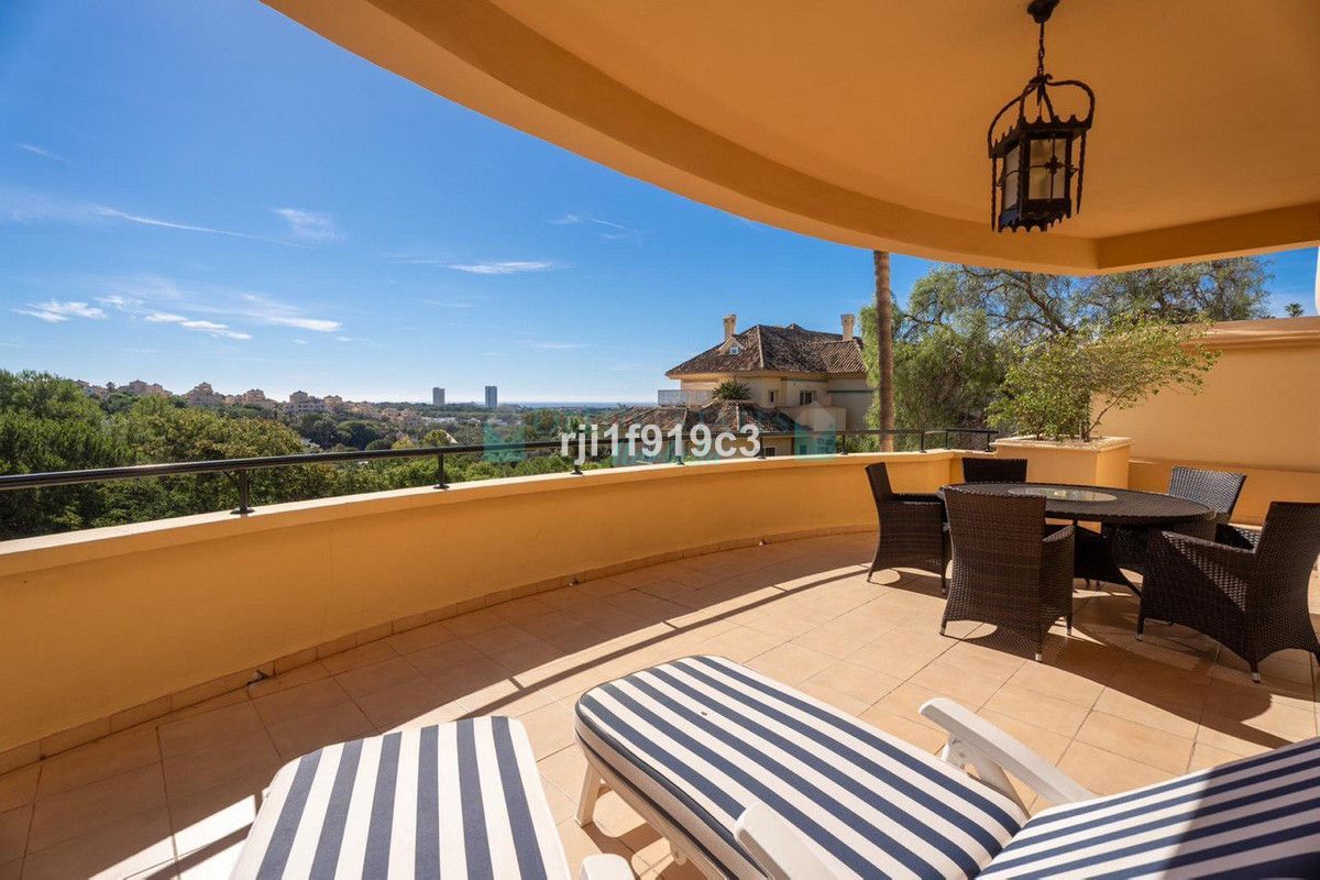 Ground Floor Apartment for sale in Elviria, Marbella East