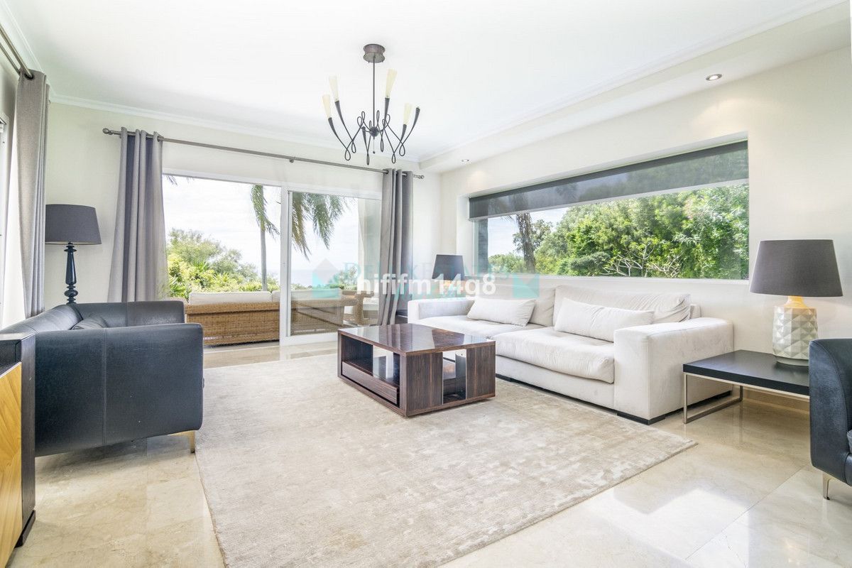 Villa en venta en El Rosario, Marbella Este