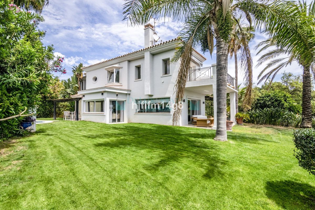 Villa en venta en El Rosario, Marbella Este