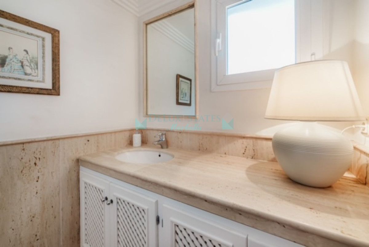 Adosado en venta en Estepona