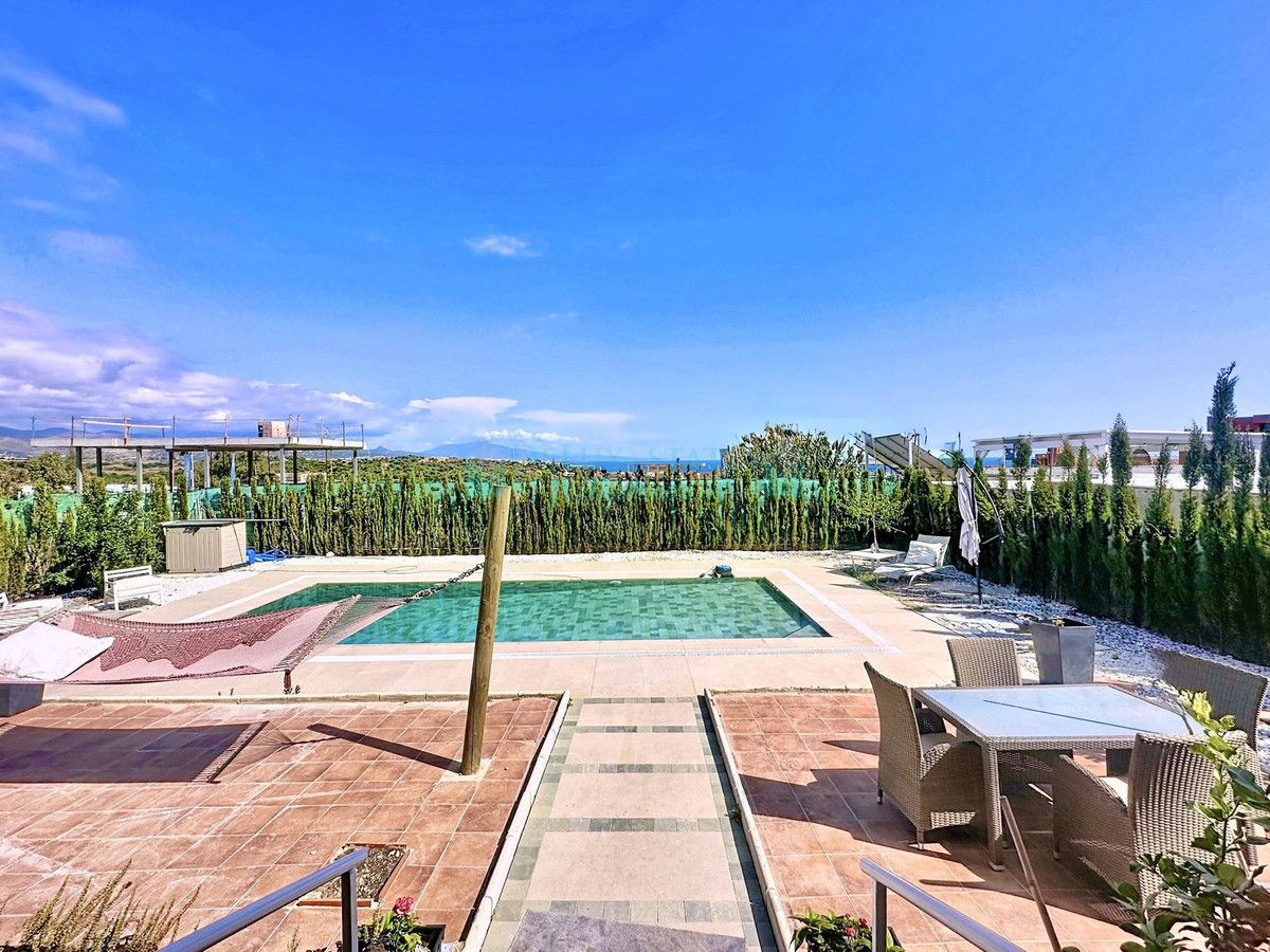 Villa for sale in Estepona