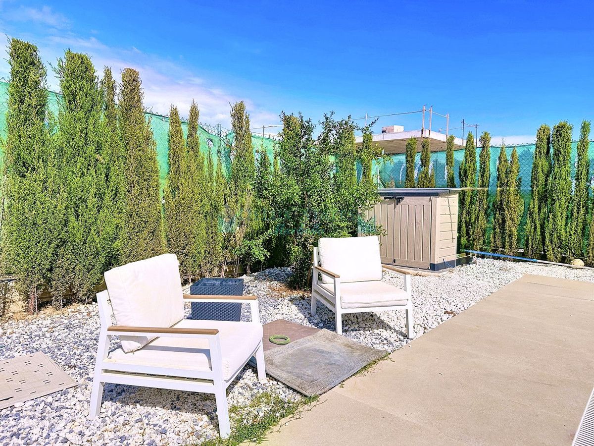 Villa for sale in Estepona