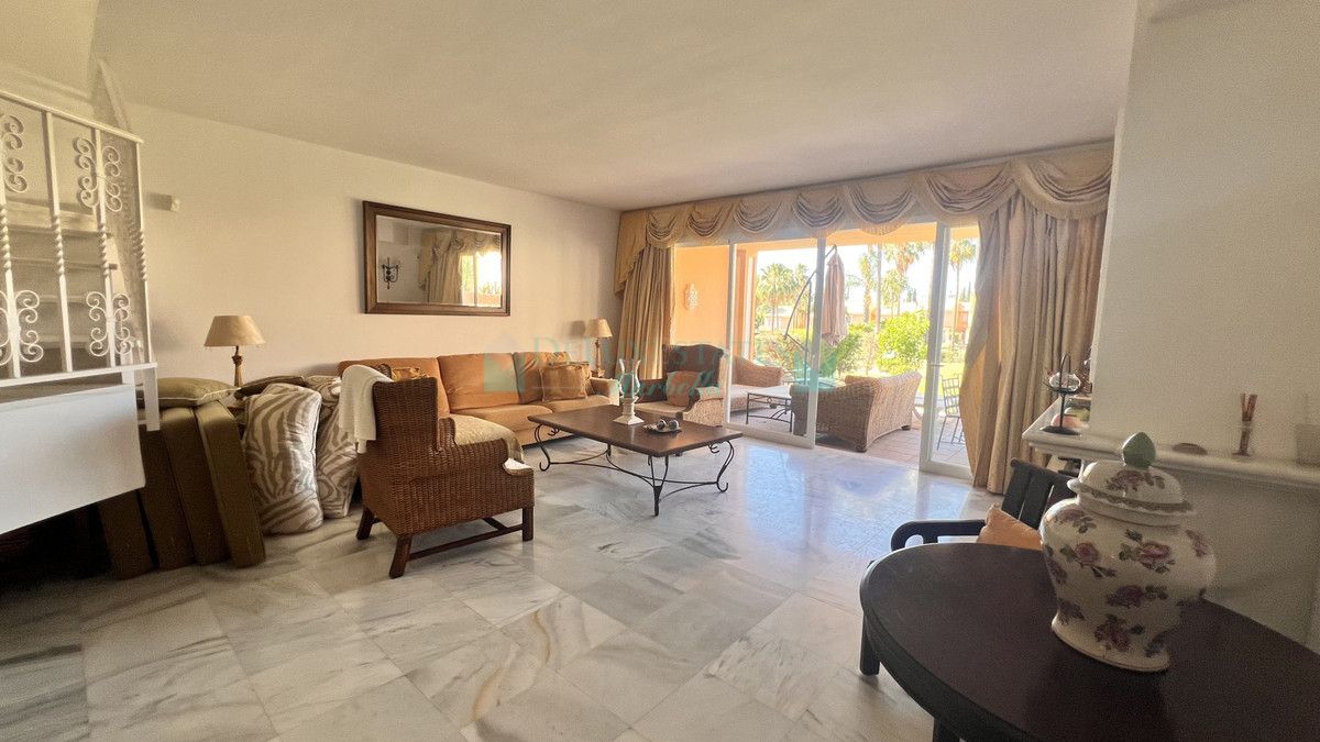 Town House for sale in Benahavis