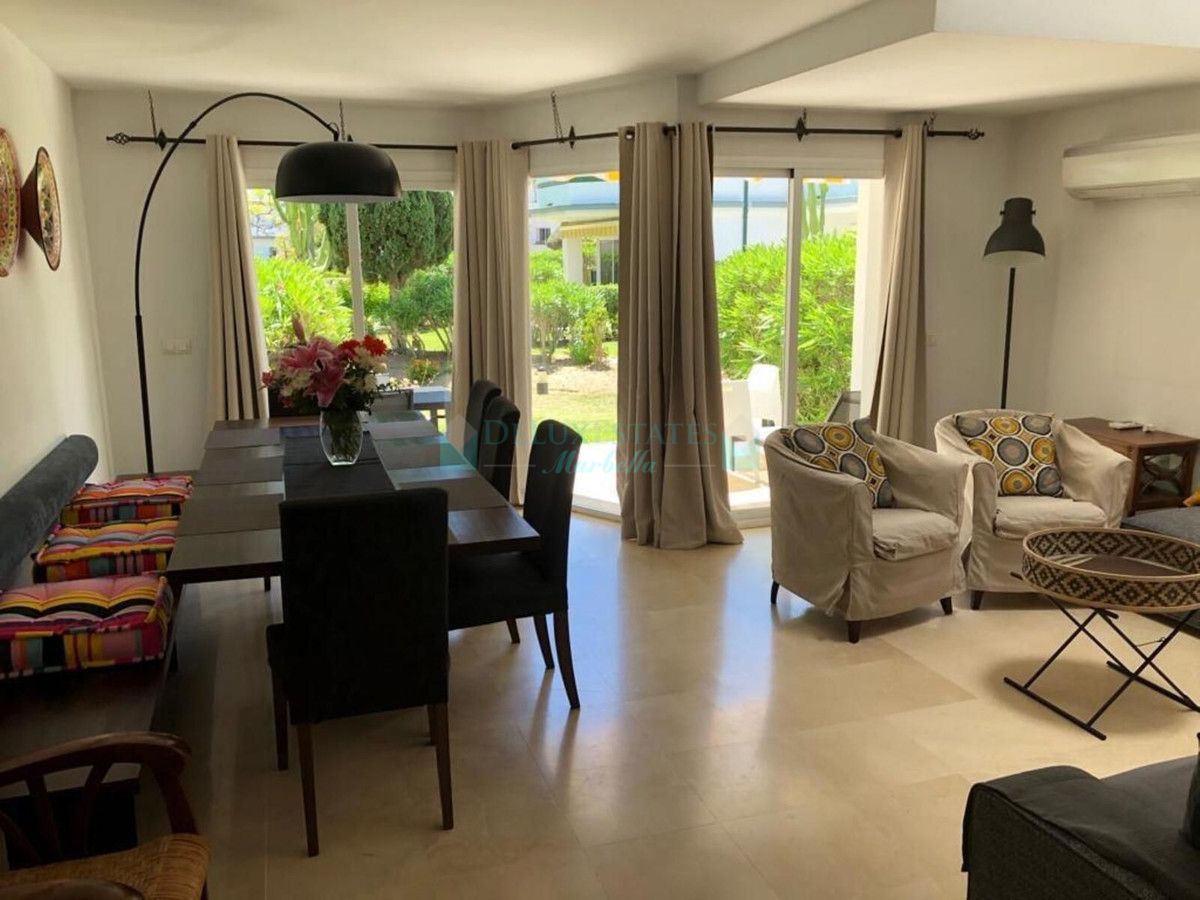 Town House for sale in Estepona