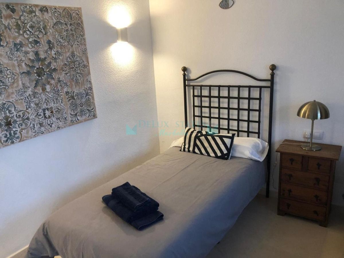 Town House for sale in Estepona