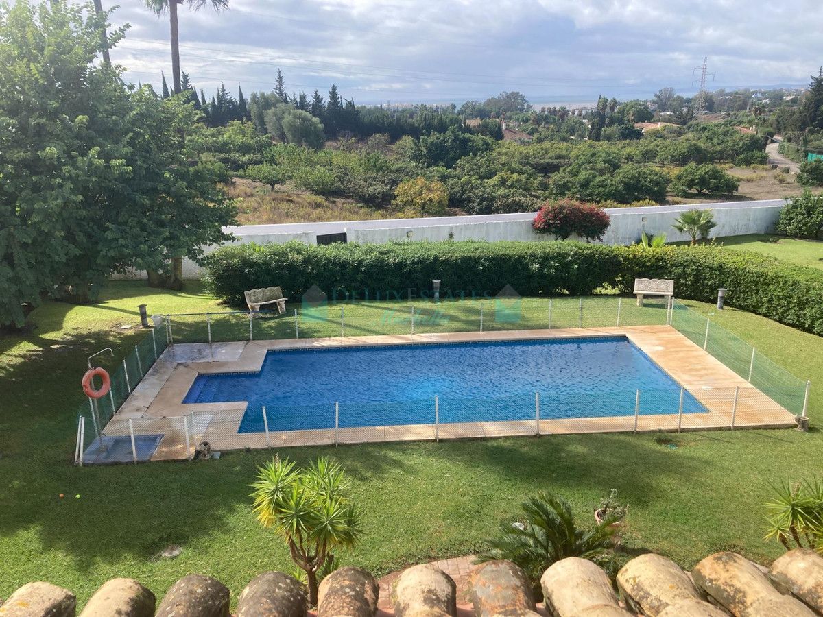 Villa en venta en Selwo, Estepona