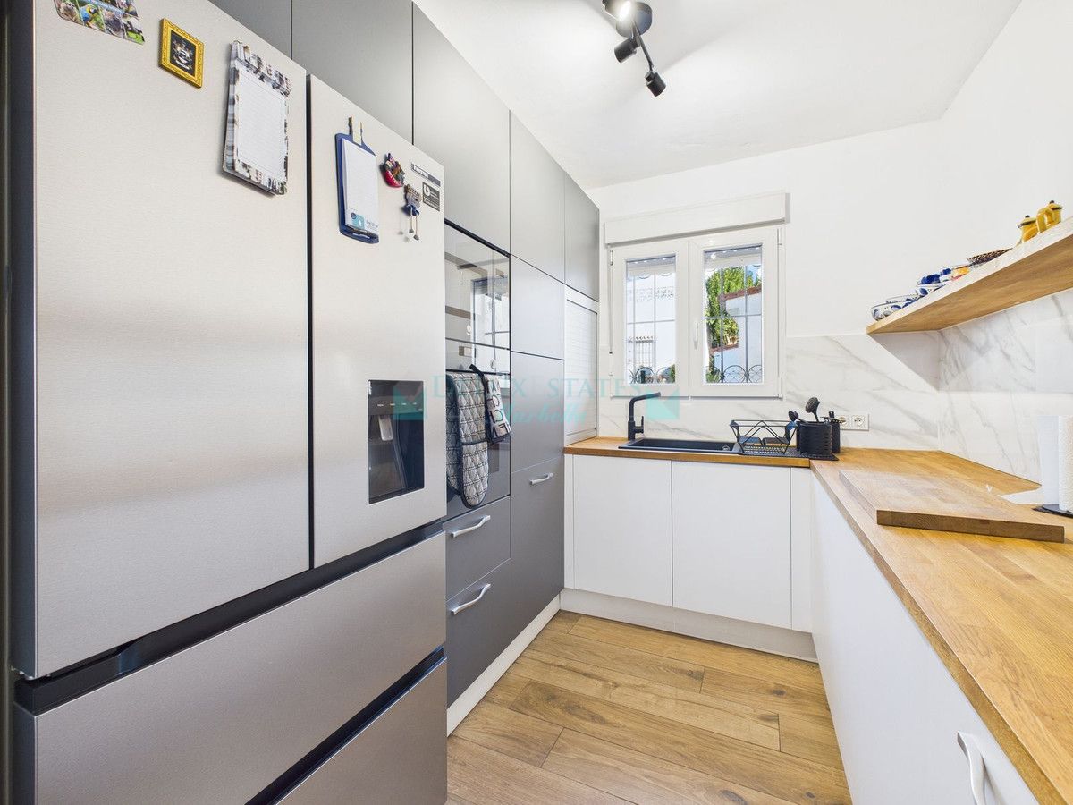 Villa for sale in Estepona