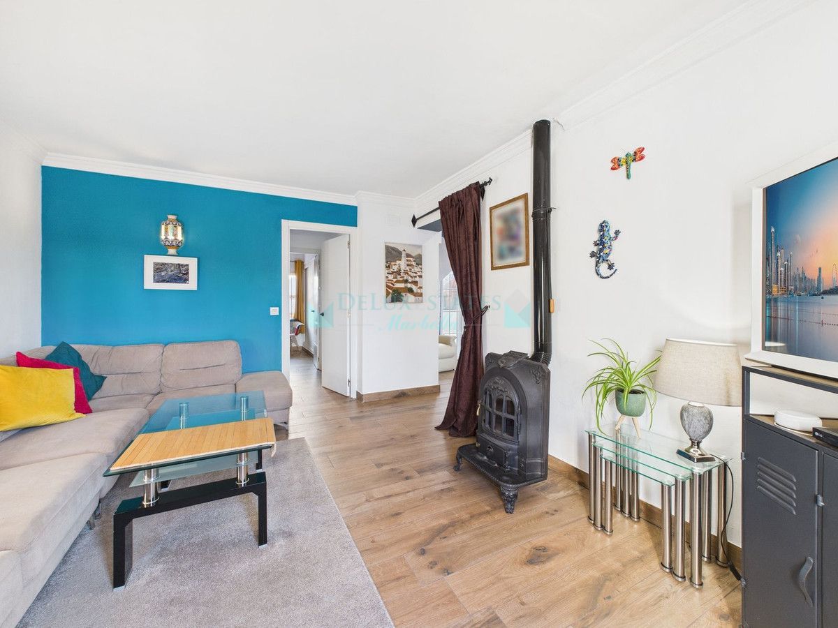 Villa for sale in Estepona