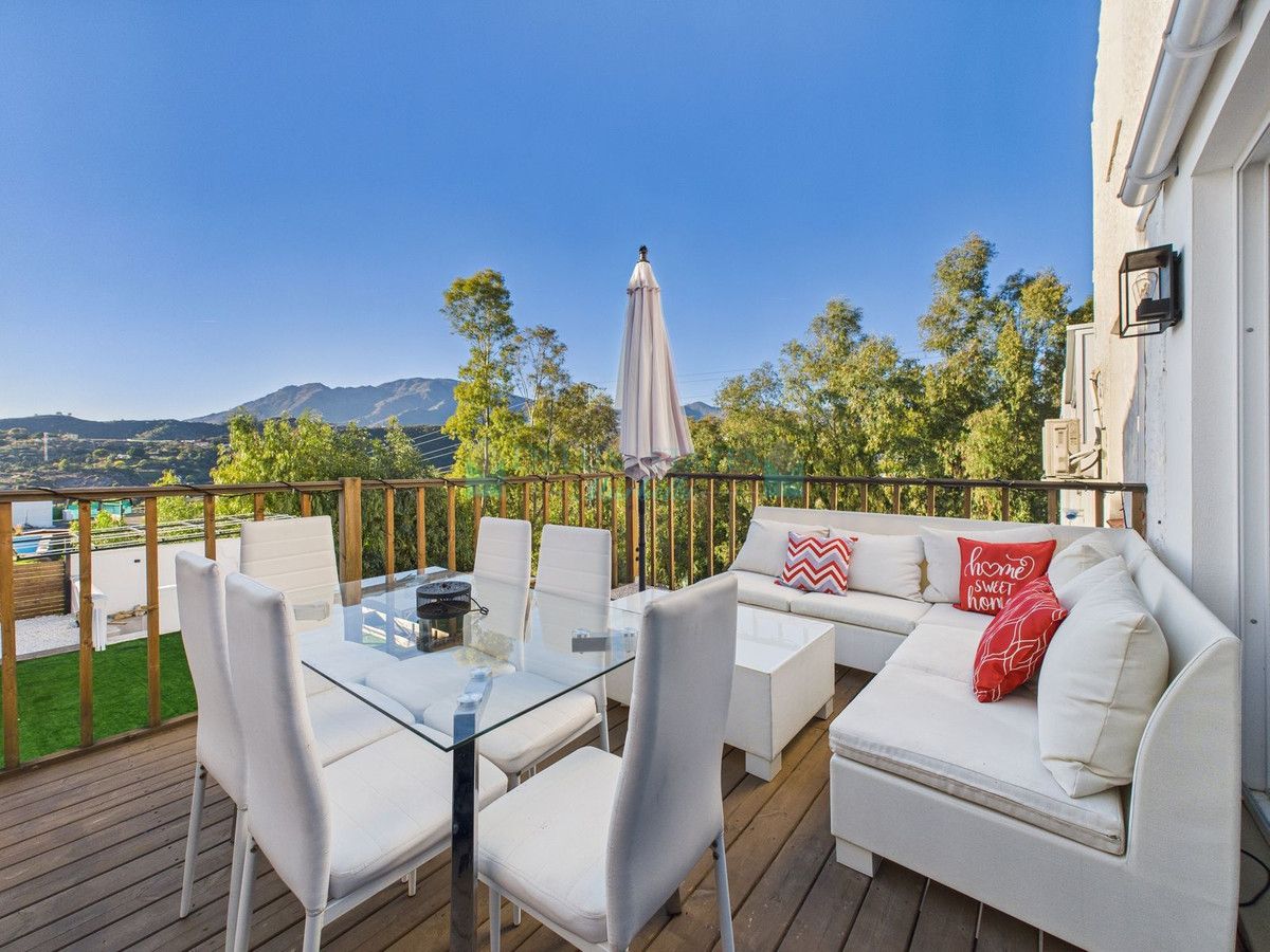 Villa for sale in Estepona