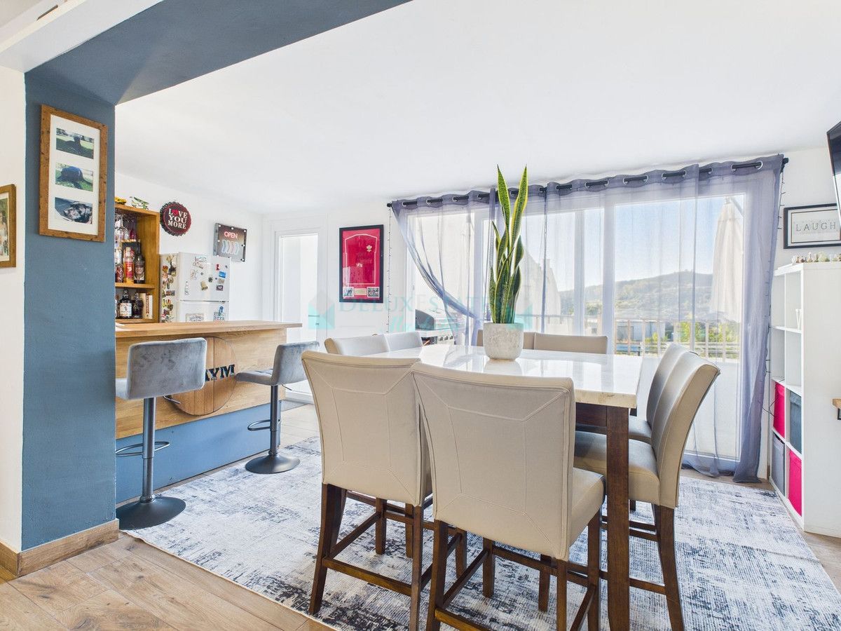 Villa for sale in Estepona