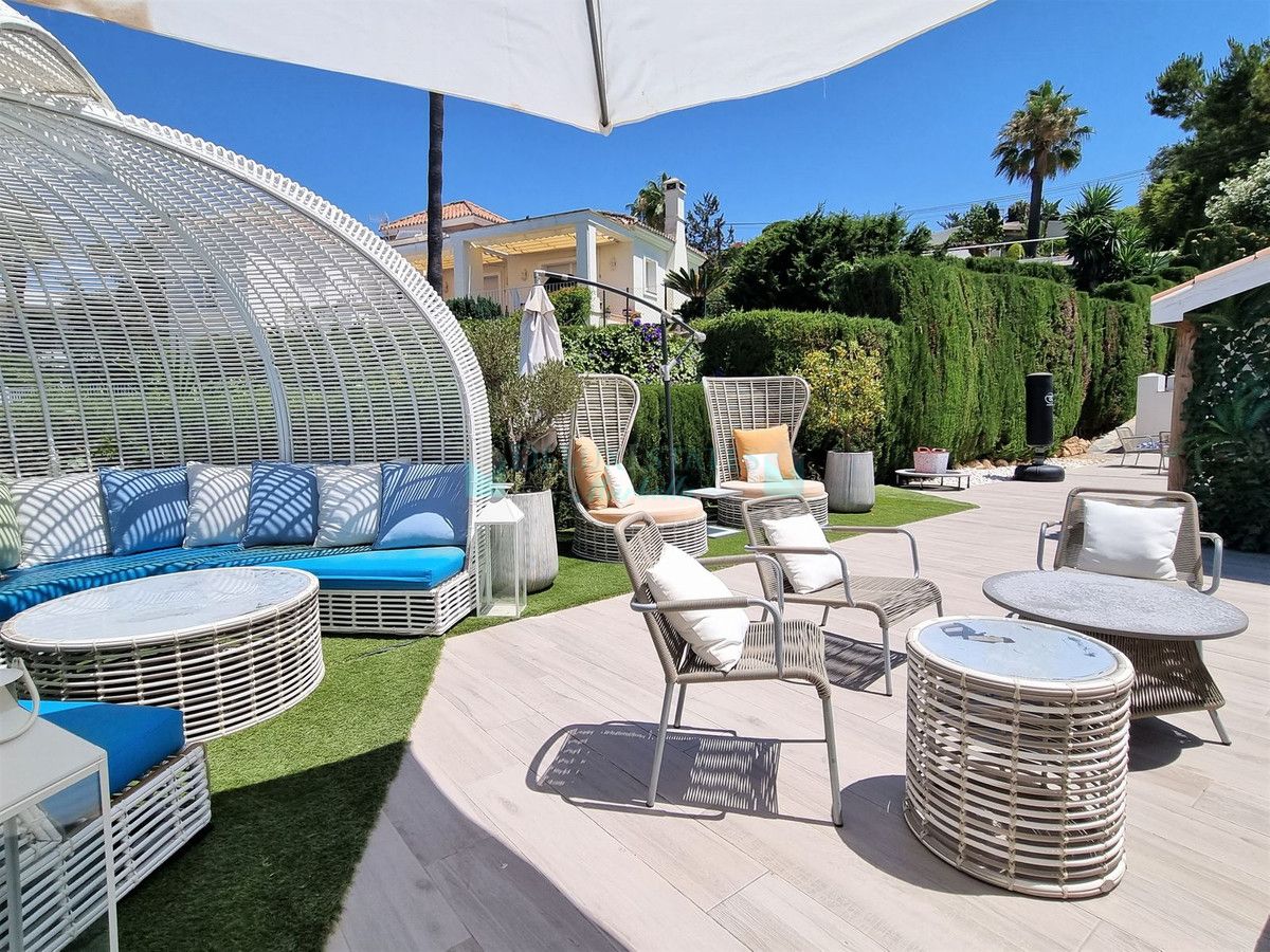 Villa for sale in Elviria, Marbella East