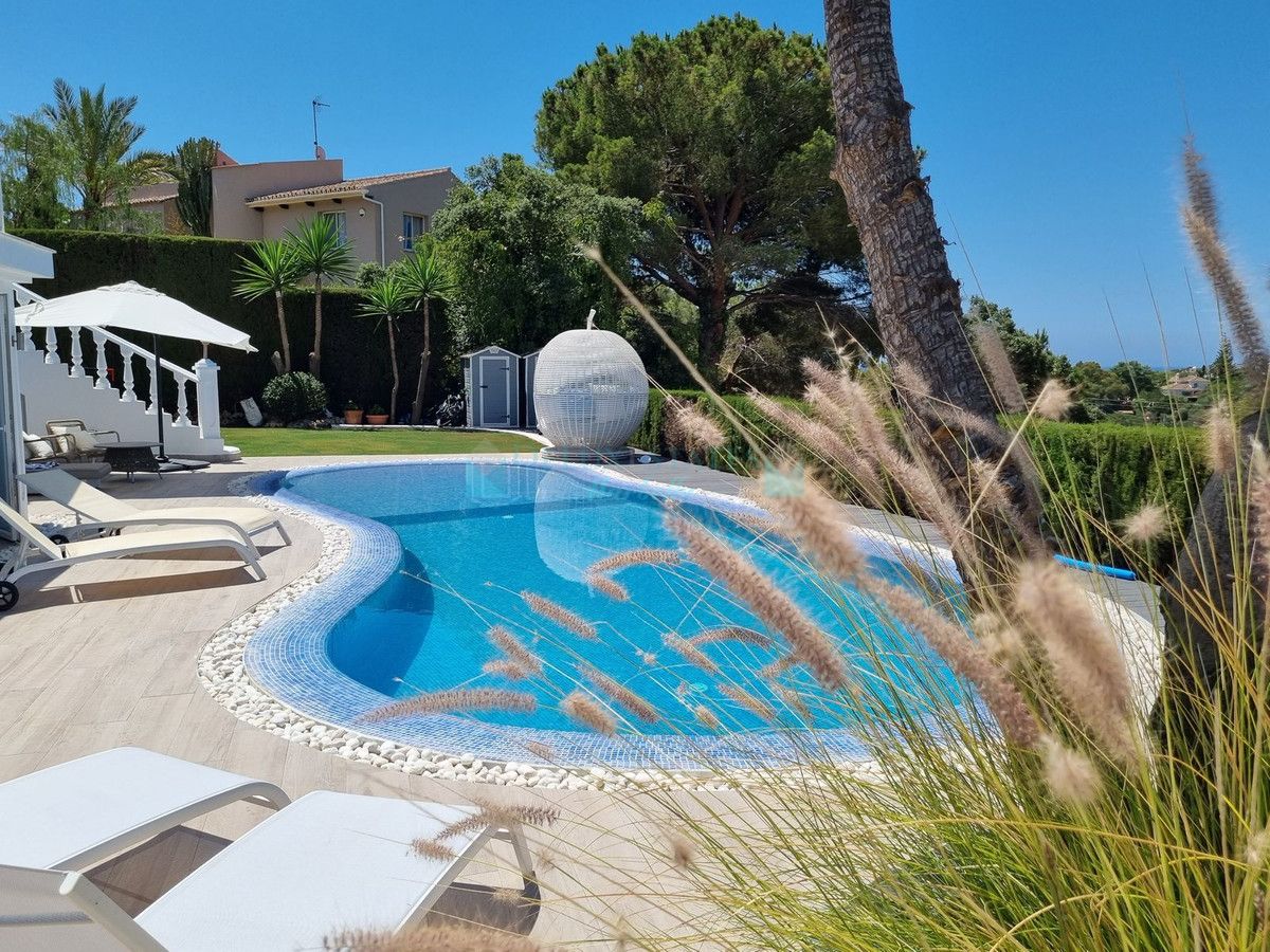 Villa for sale in Elviria, Marbella East