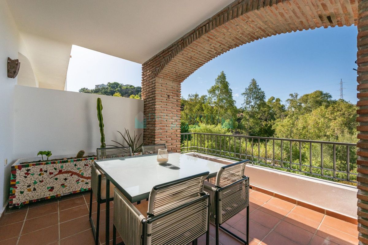 Apartamento en venta en Benahavis