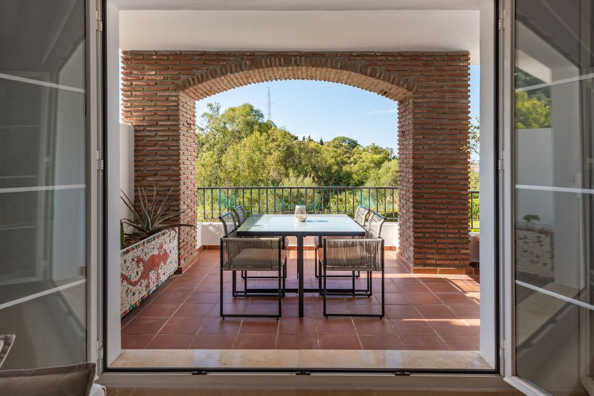 Apartamento en venta en Benahavis