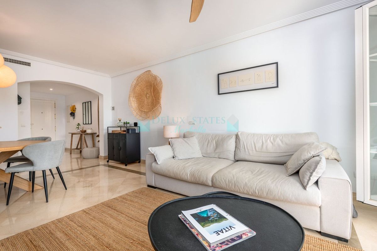 Apartamento en venta en Benahavis