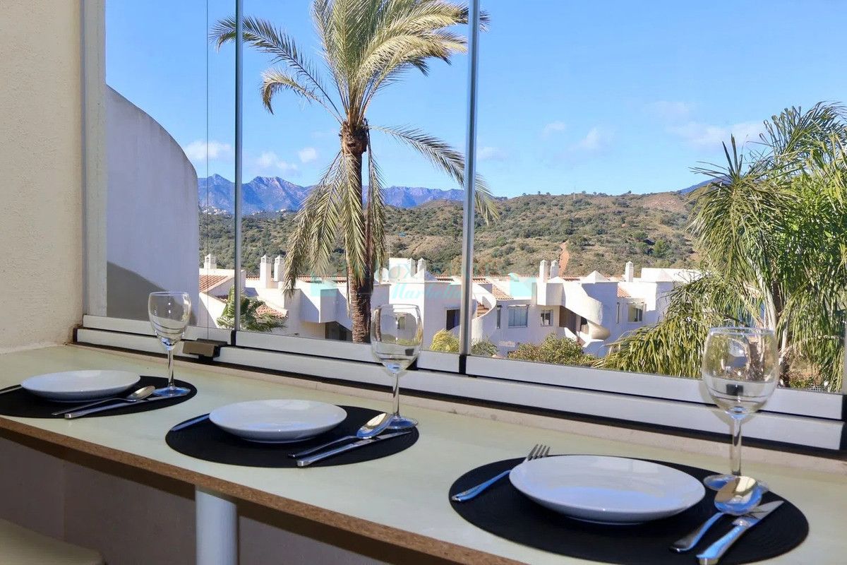 Penthouse for rent in Elviria, Marbella East
