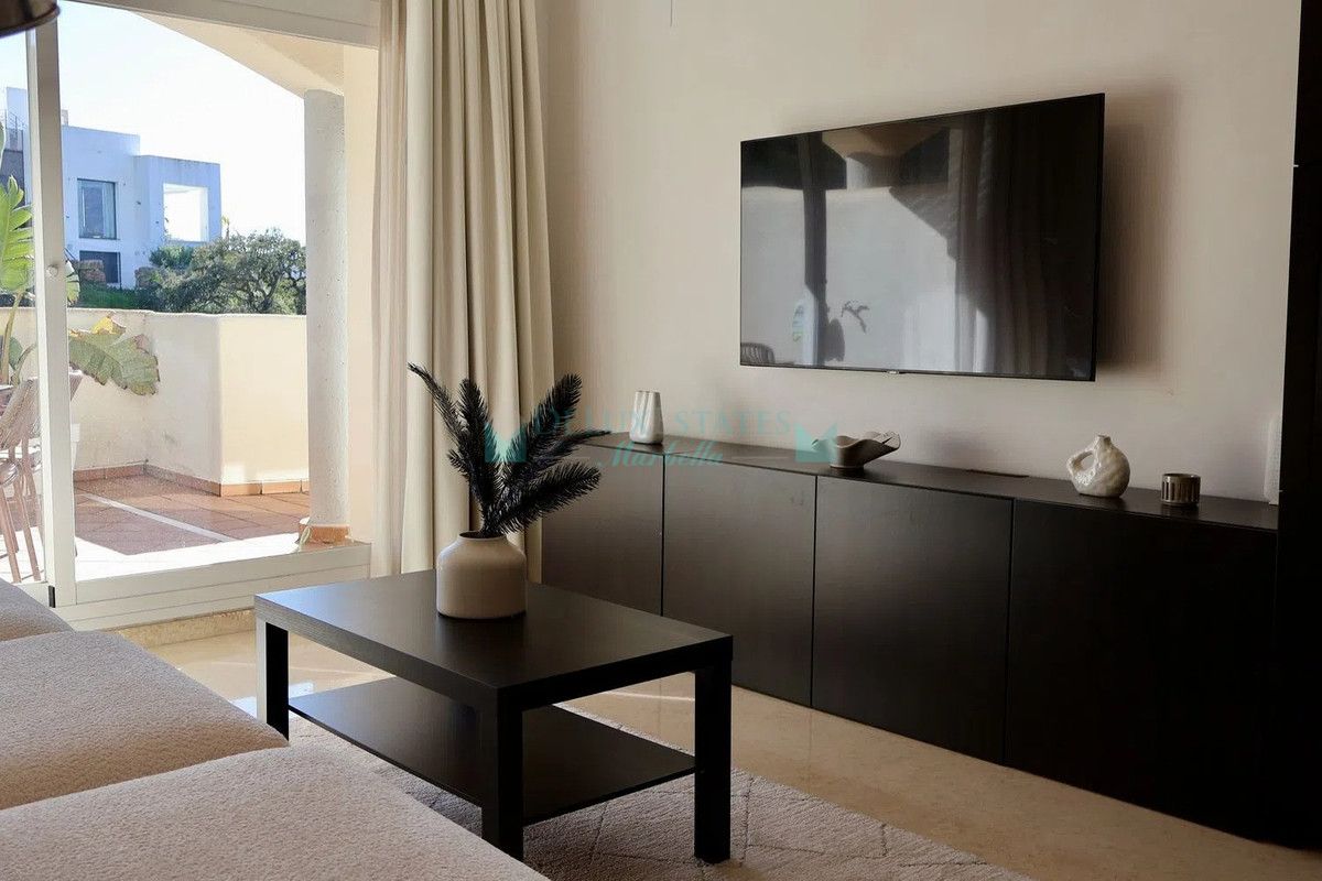 Penthouse for rent in Elviria, Marbella East