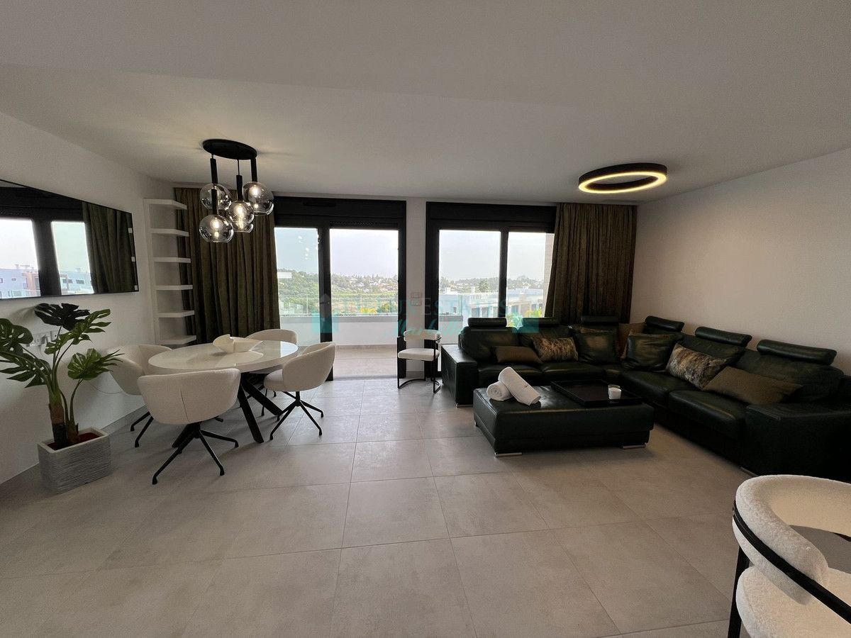 Apartamento en venta en Atalaya, Estepona