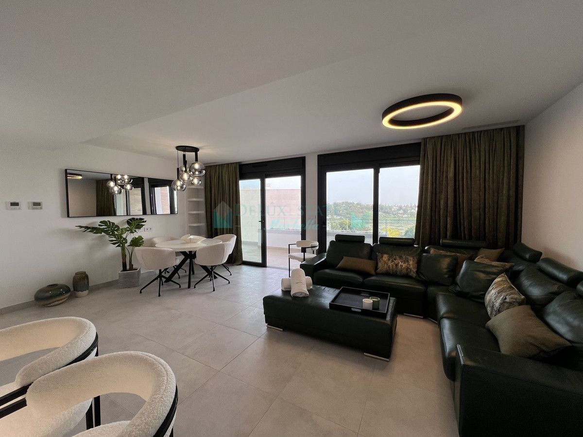 Apartamento en venta en Atalaya, Estepona