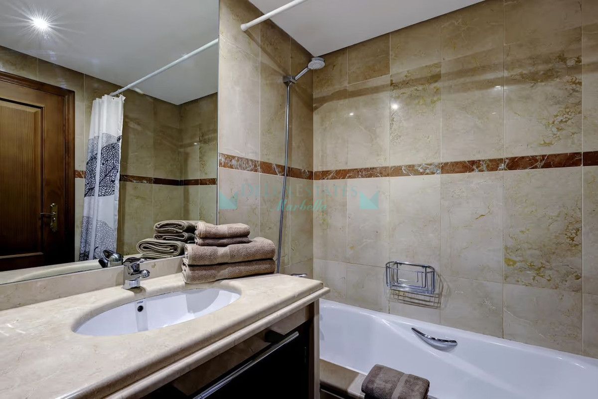 Apartment for rent in Costalita, Estepona