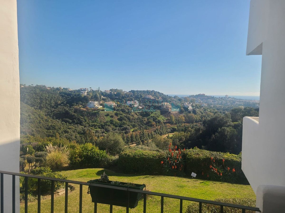 Apartment for sale in La Quinta, Benahavis