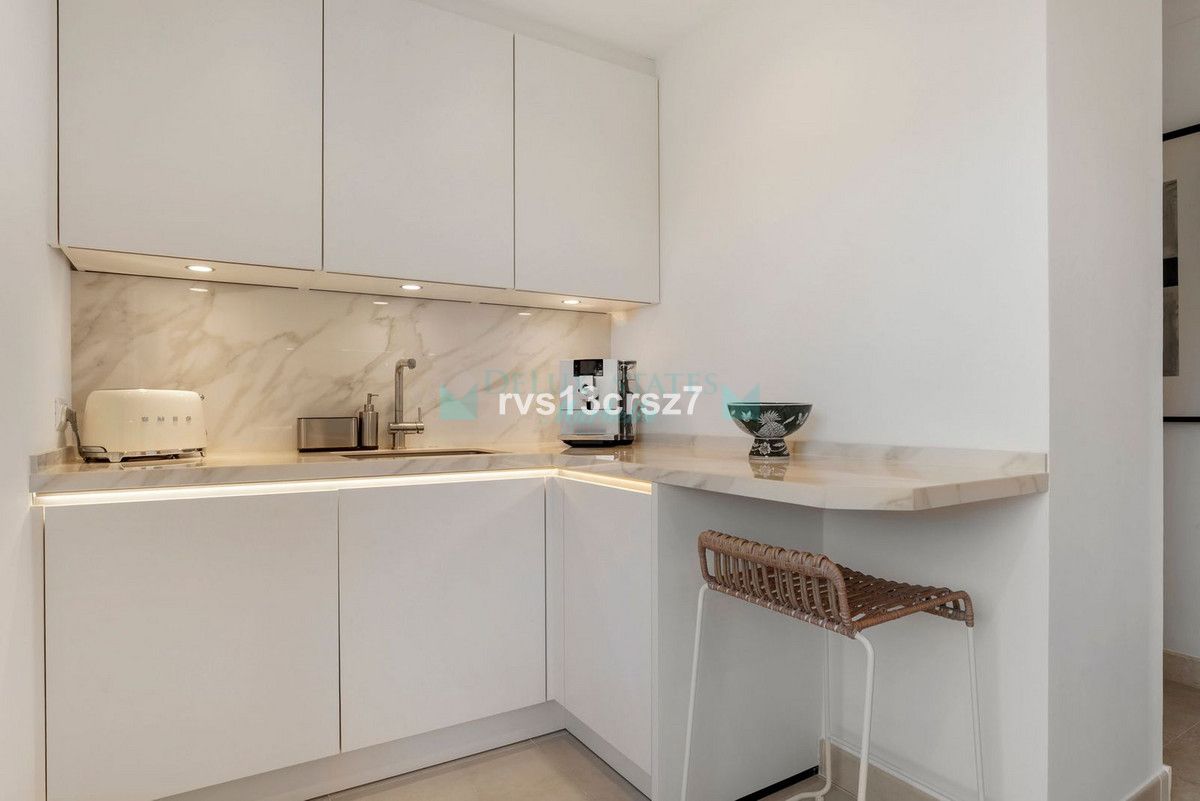 Apartment for sale in Elviria, Marbella East