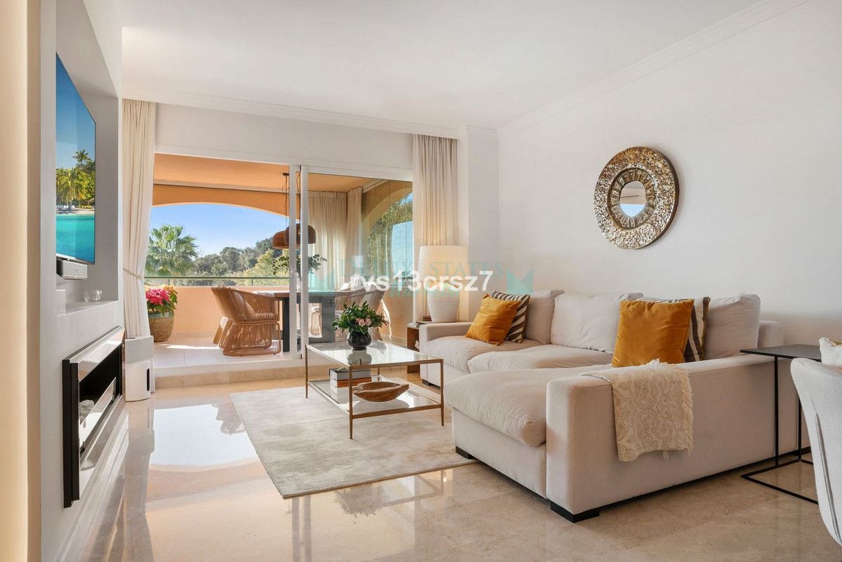 Apartment for sale in Elviria, Marbella East