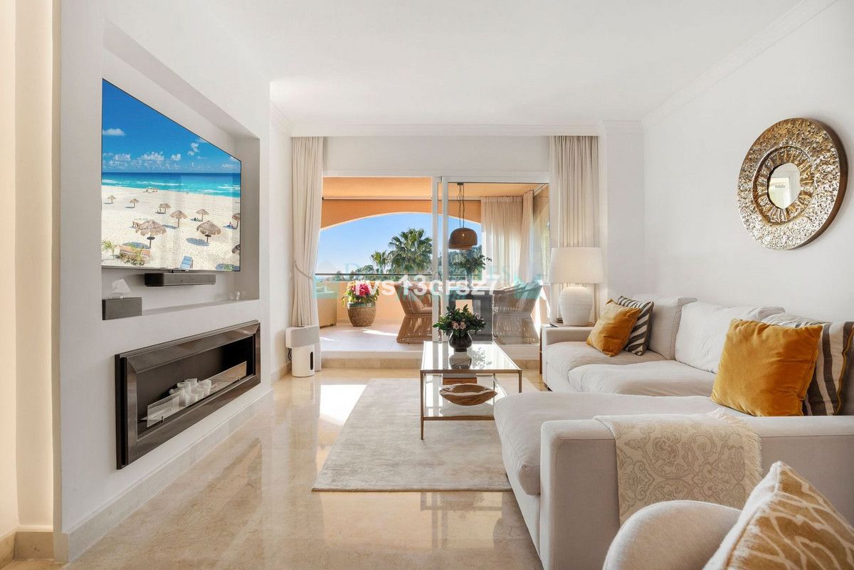 Apartment for sale in Elviria, Marbella East