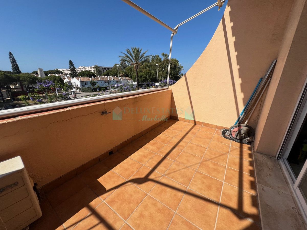 Penthouse for sale in Benavista, Estepona