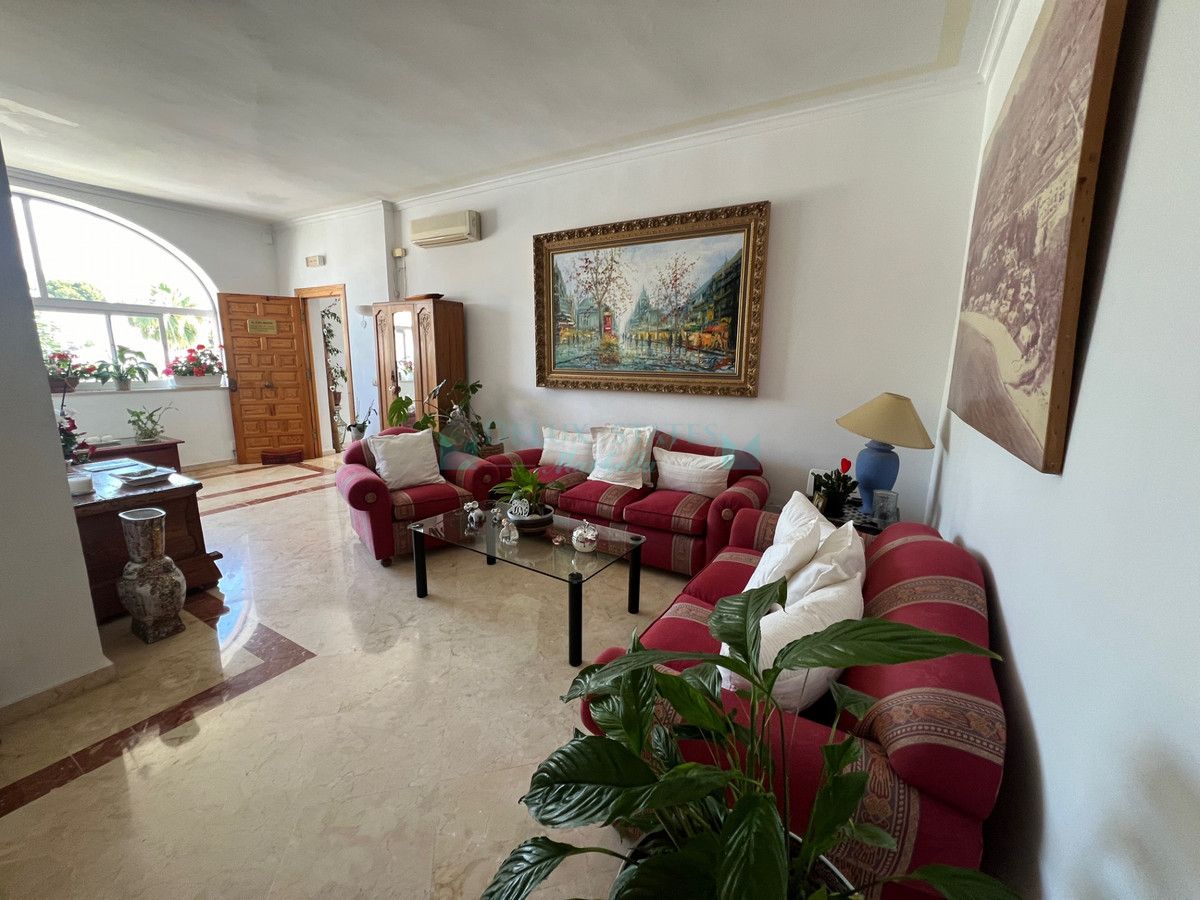 Penthouse for sale in Benavista, Estepona