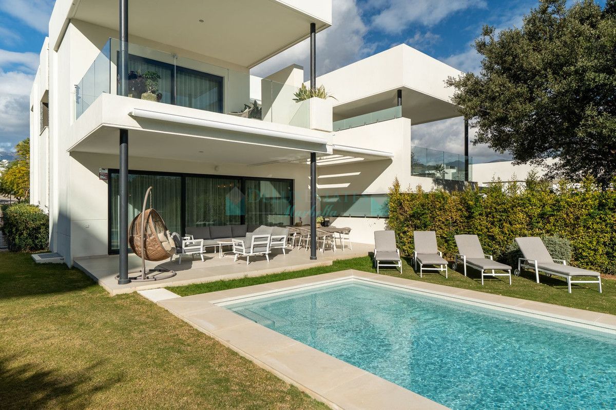 Villa en alquiler en Santa Clara, Marbella Este