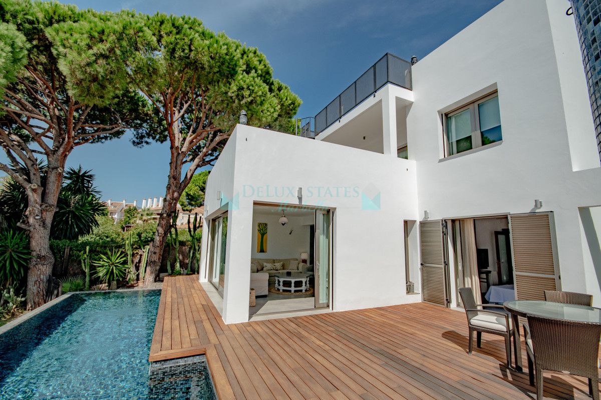 Villa for rent in Las Chapas, Marbella East