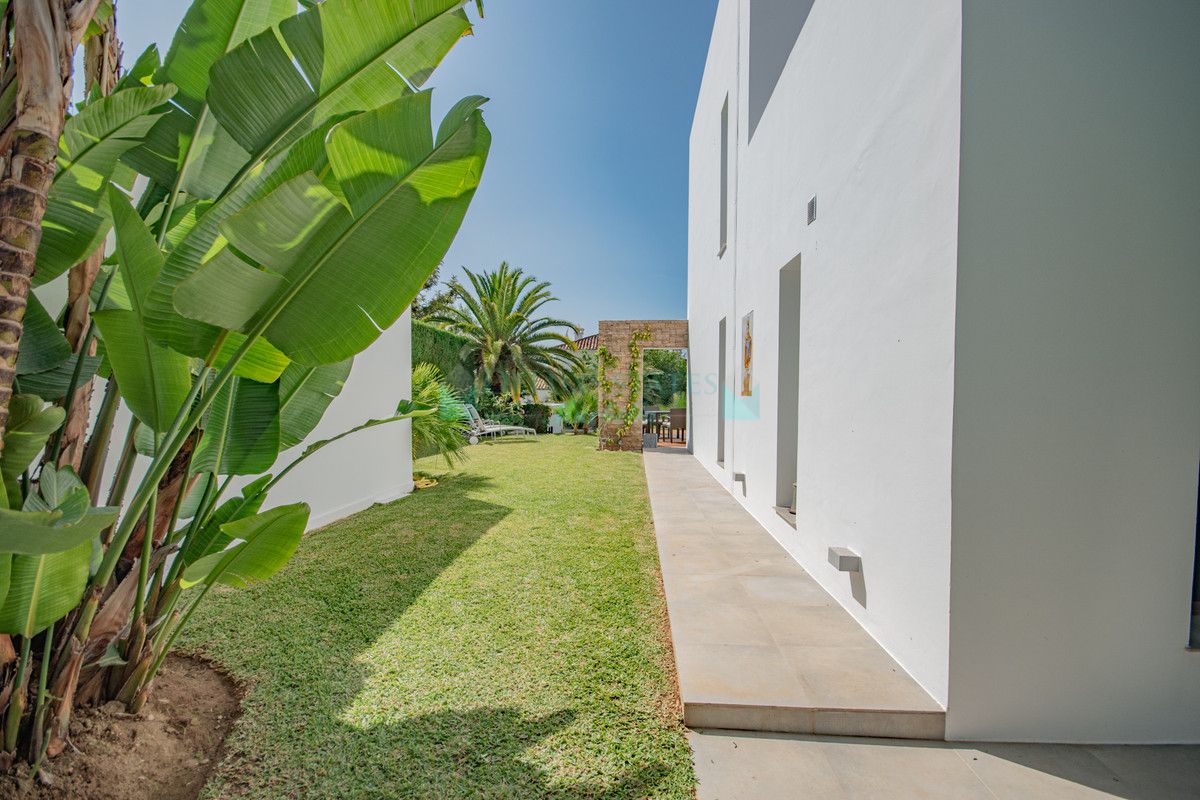 Villa for rent in Las Chapas, Marbella East