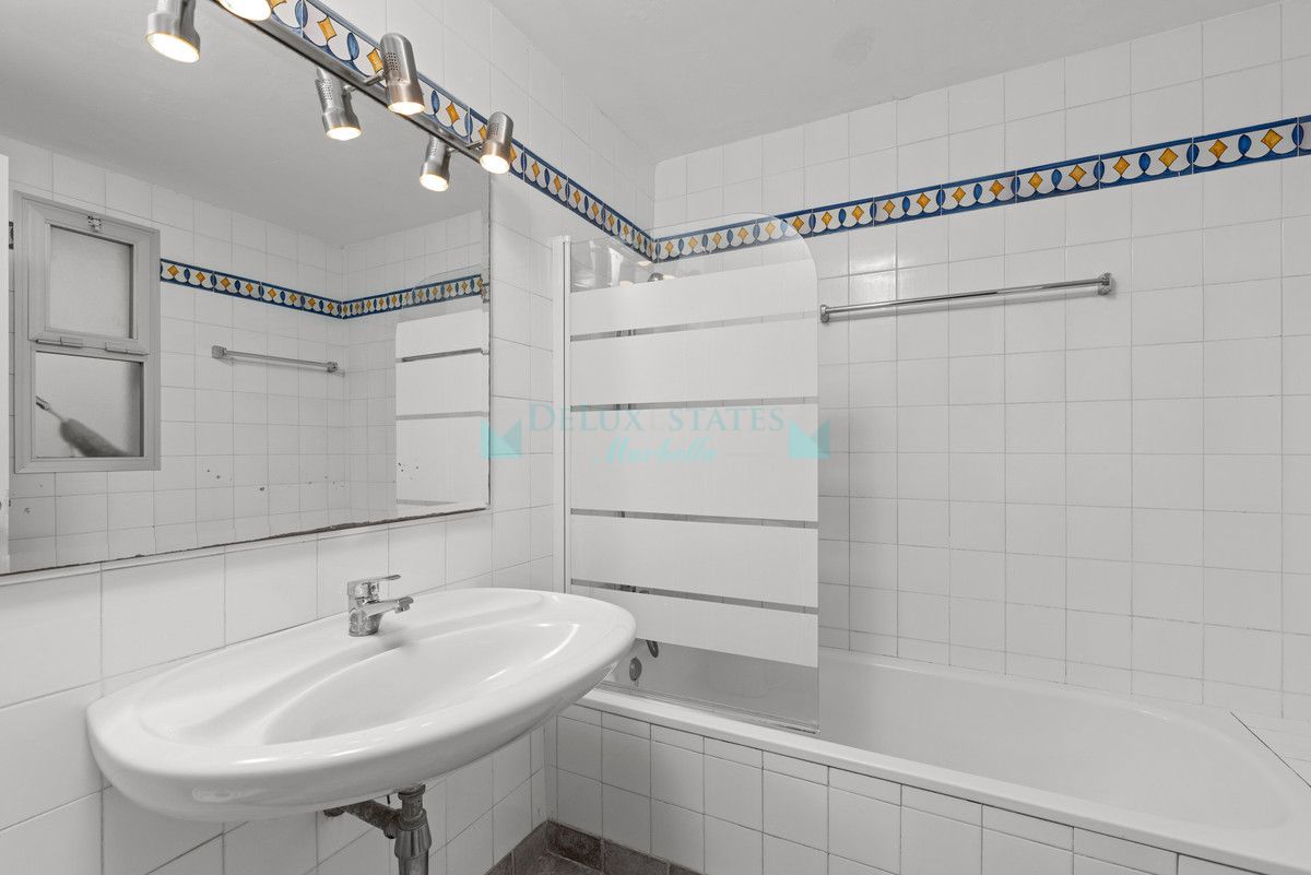 Ground Floor Apartment for sale in Nueva Andalucia