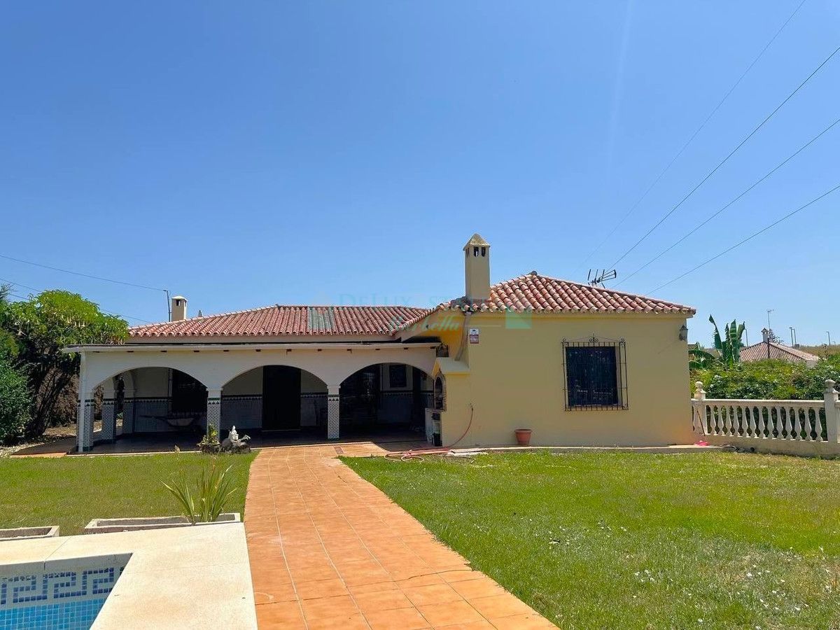 Finca en venta en Estepona