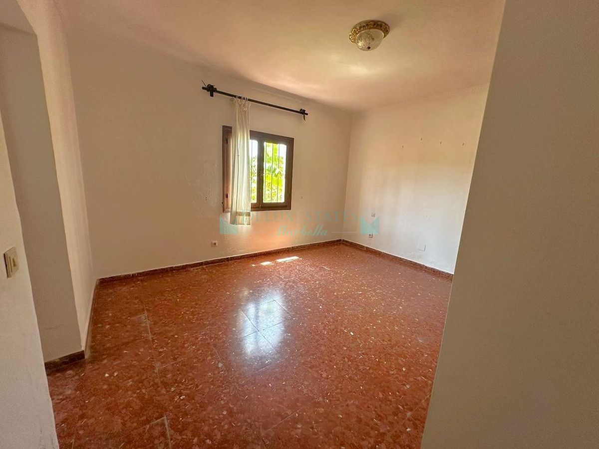 Finca en venta en Estepona