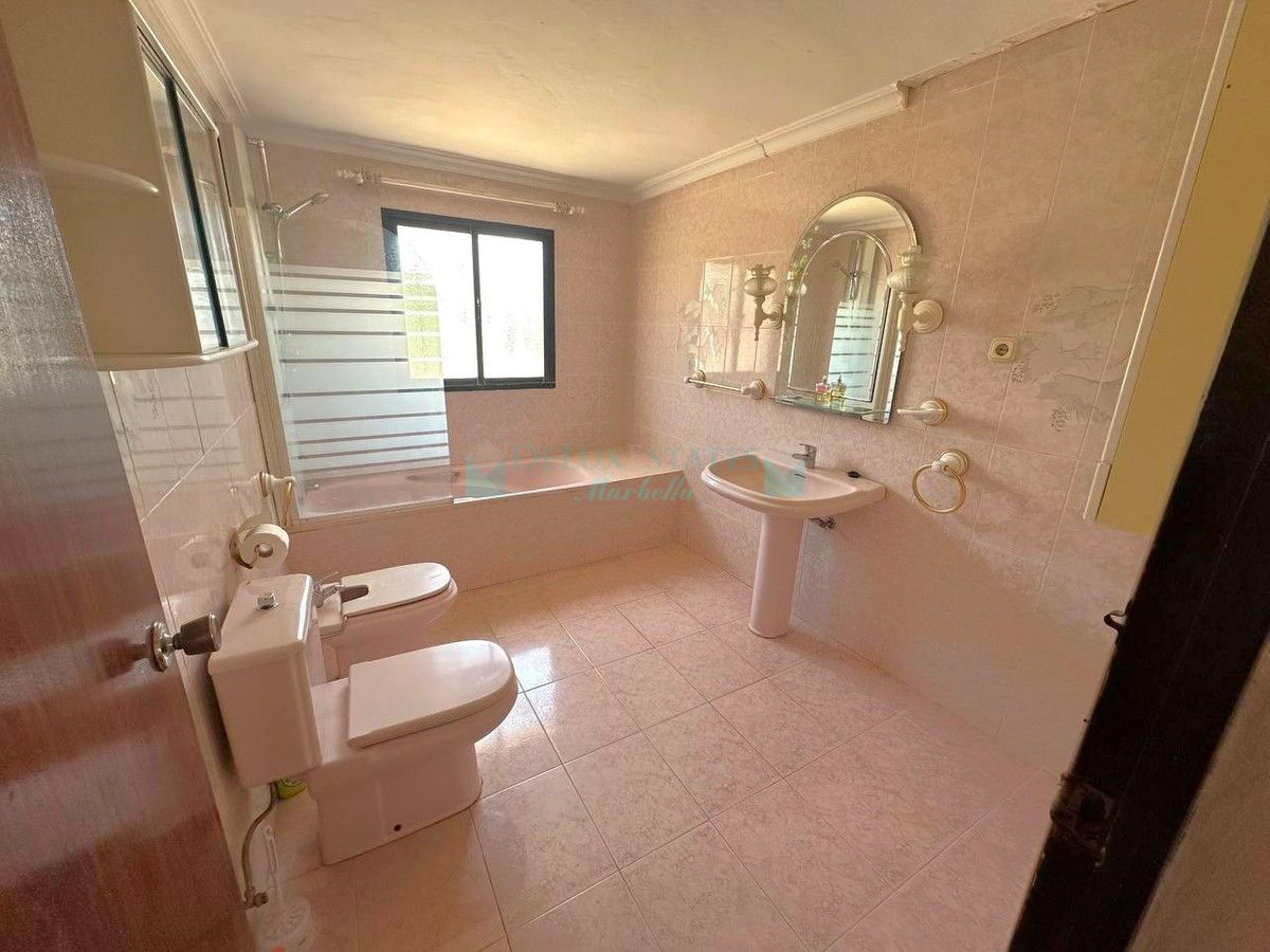 Finca en venta en Estepona