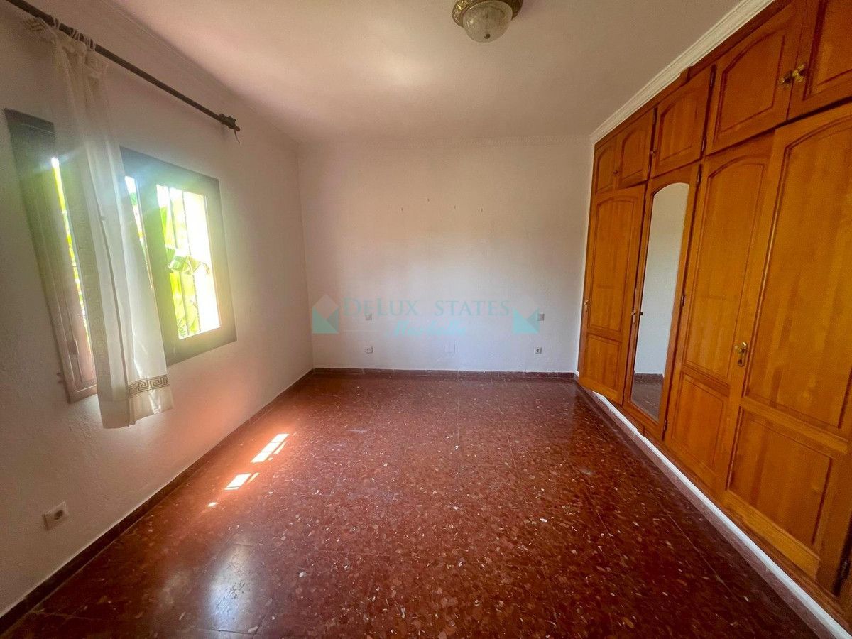 Finca en venta en Estepona