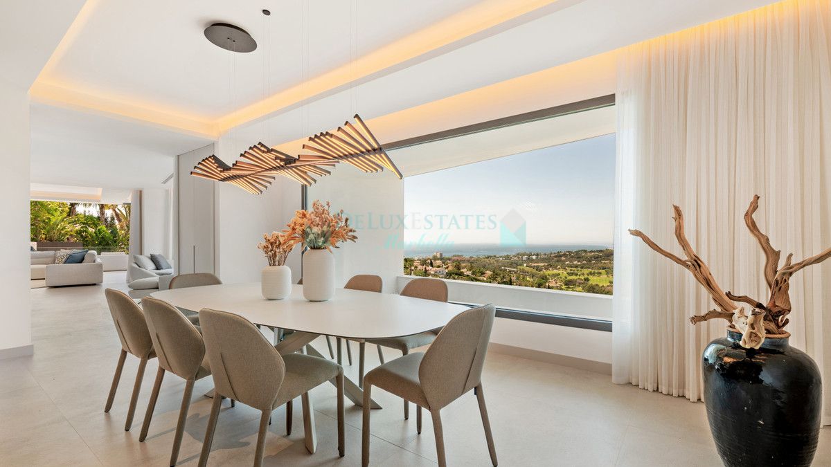 Villa en venta en El Rosario, Marbella Este