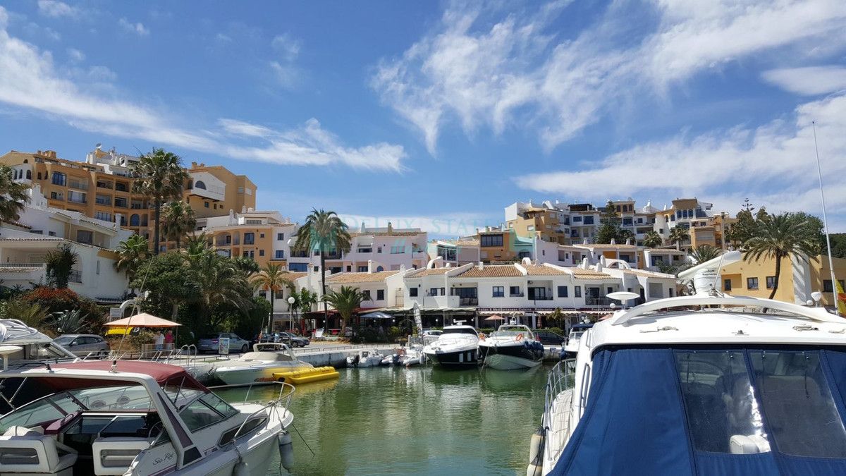 Ground Floor Apartment for sale in Cabopino, Marbella East