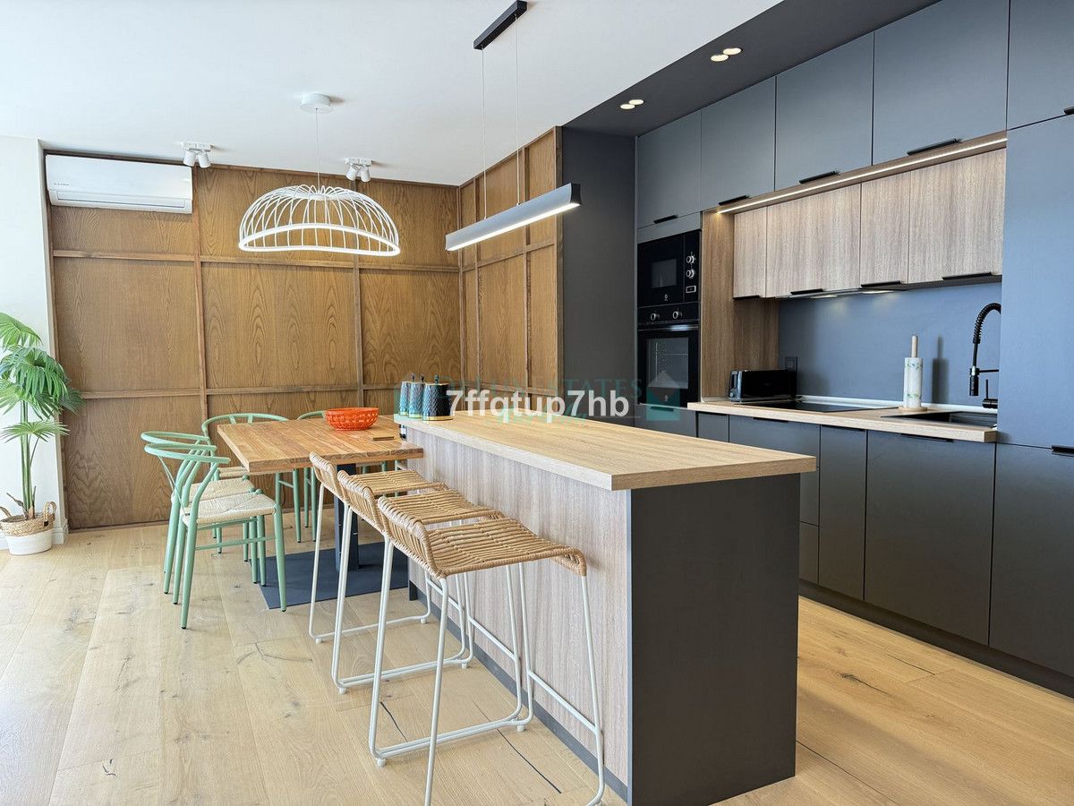 Penthouse for sale in Estepona