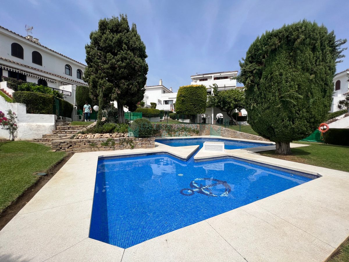 Town House for sale in Estepona