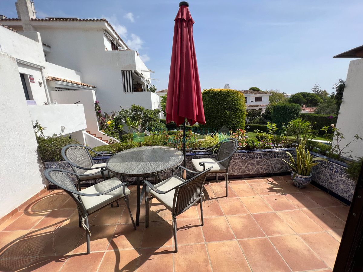 Town House for sale in Estepona