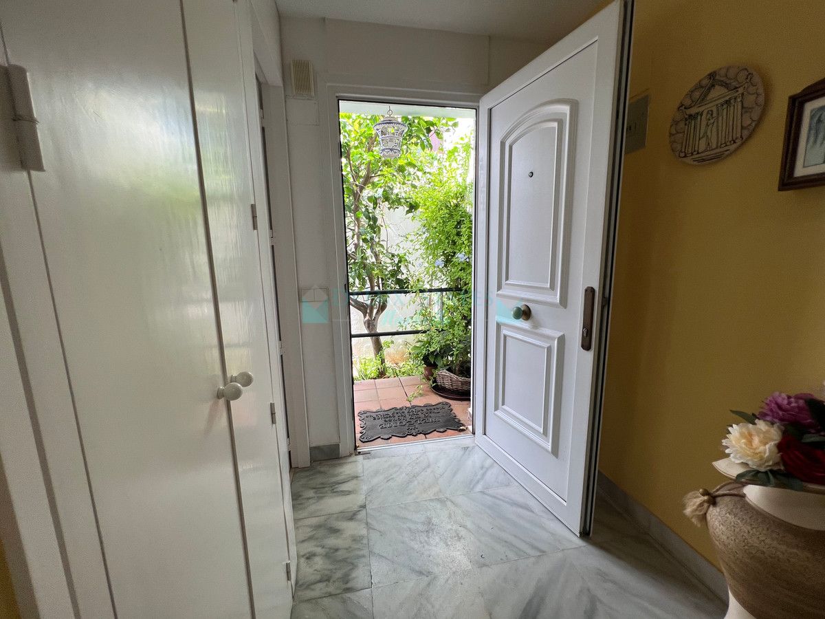 Town House for sale in Estepona