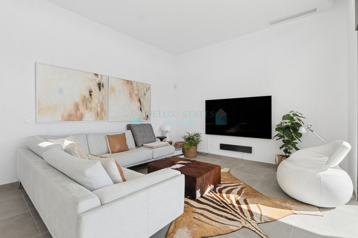 Villa for sale in Valle Romano, Estepona