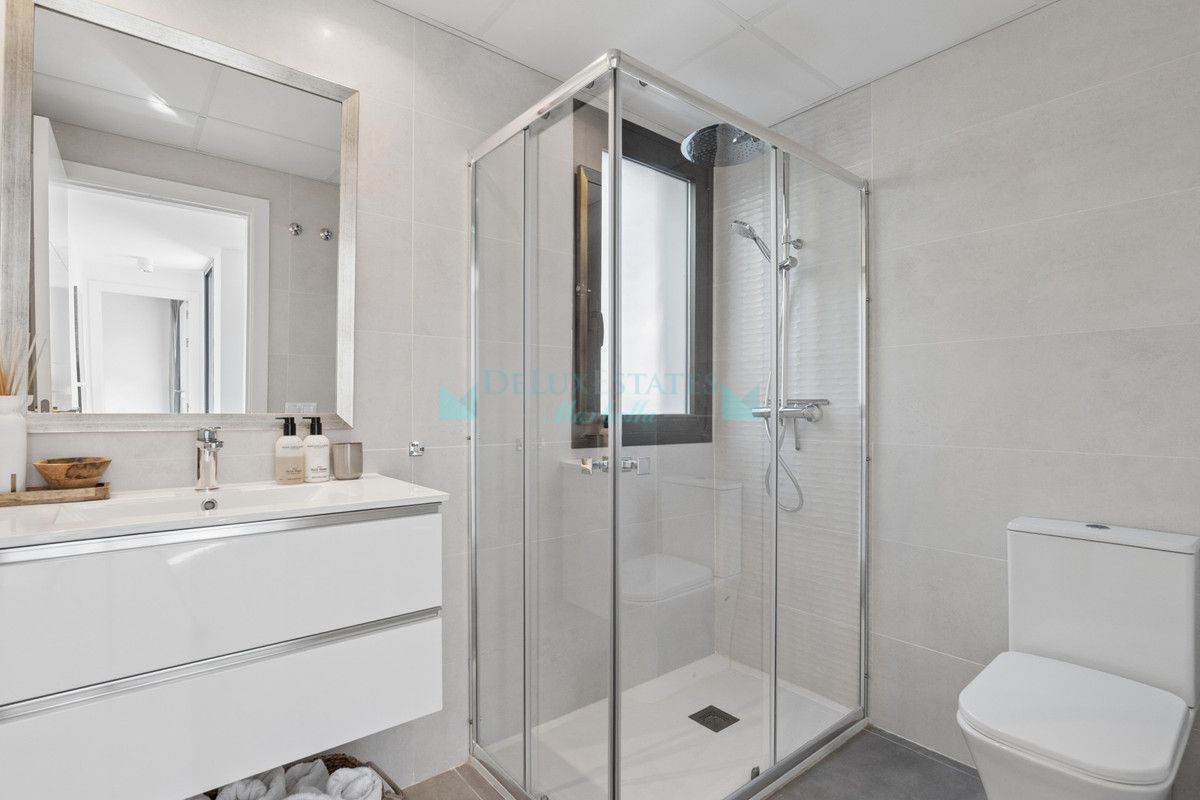 Villa for sale in Valle Romano, Estepona