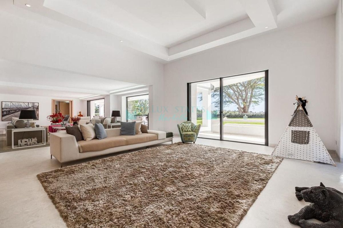 Villa for rent in Atalaya, Estepona