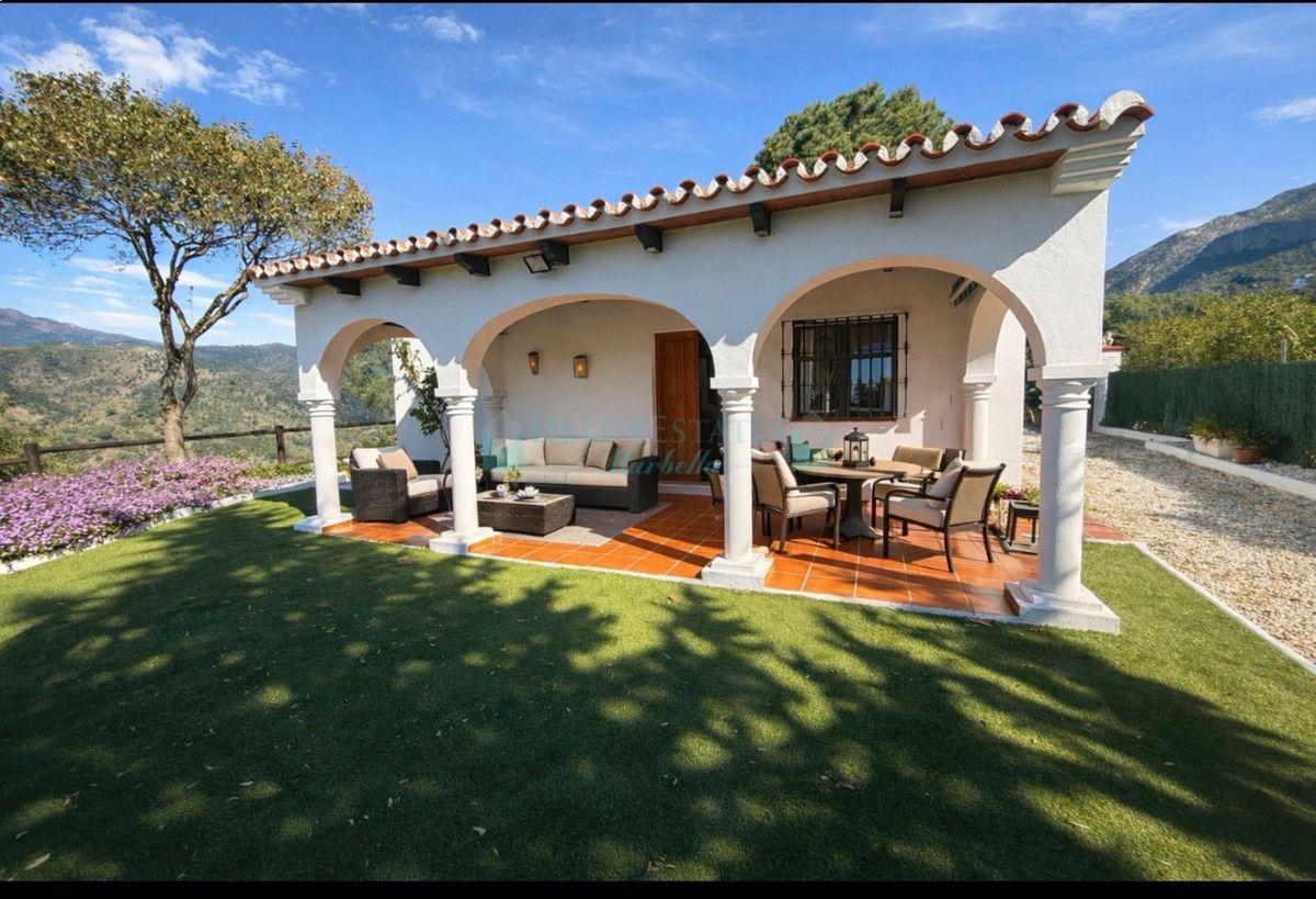 Villa en venta en Istan